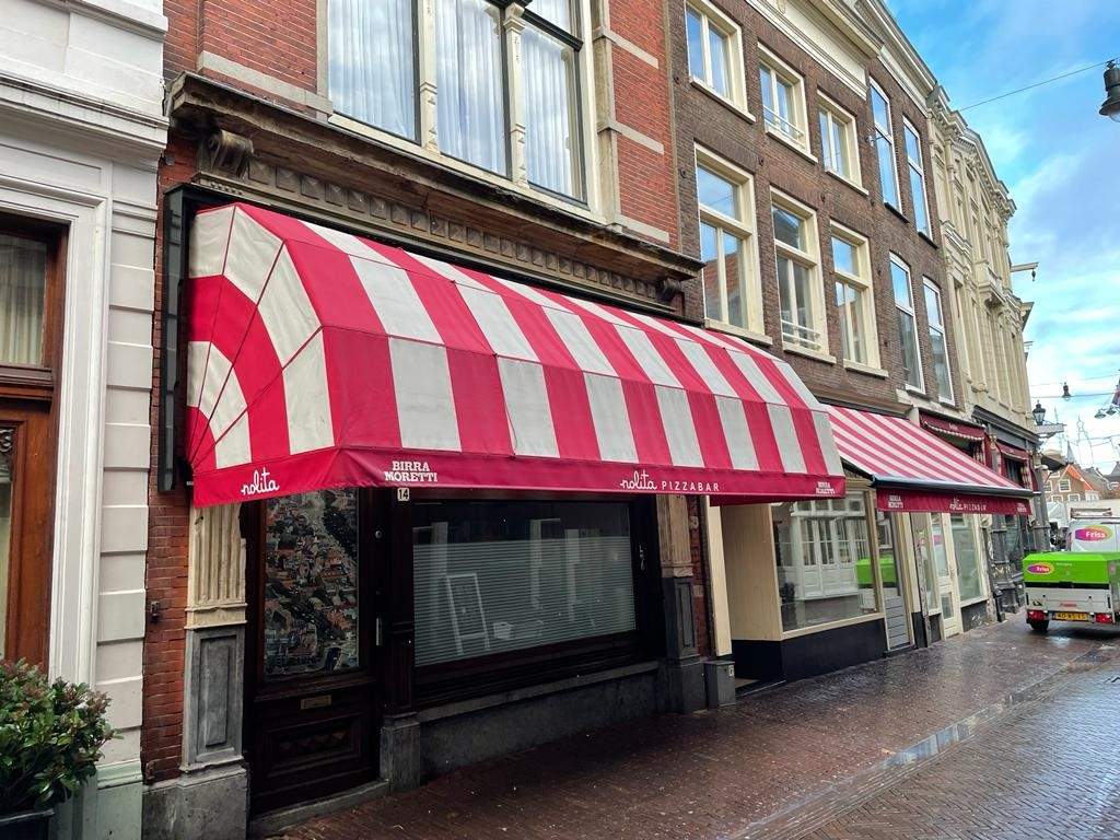 Gereinigde schone markies mooie uitstraling winkel bedrijf zakelijk